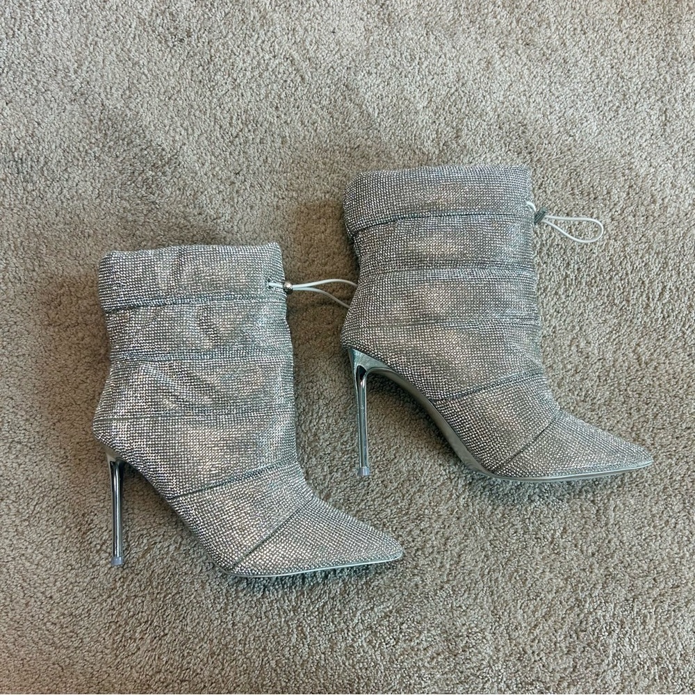 STEVE MADDEN CLOAK-R QUILTED SILVER RHINESTONE DIAMANTÉ EMBELLISHED ANKLE BOOTS - Picture 6 of 10